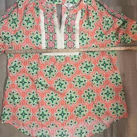 Crown & Ivy Blouse Women's Pink and Green 3/4 Sleeve V-Neck Crochet Sz OX - Picture 6 of 11